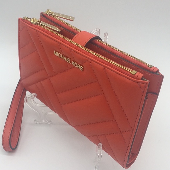 Michael Kors Peyton LG Double Zip Wristlet - Picture 1 of 8